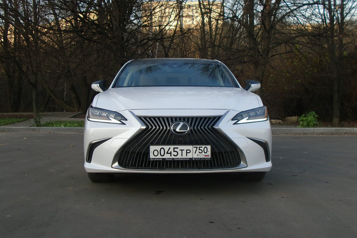 Стоит ли покупать Lexus ES 250? | CarExpert.ru | Дзен