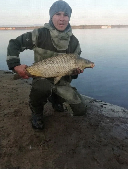 Прохор с сазаном