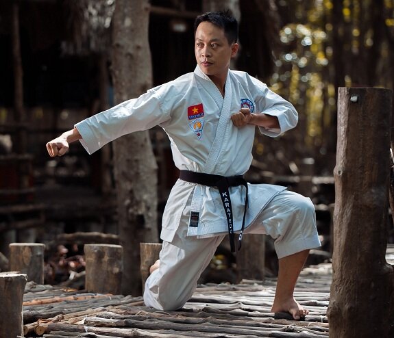 Мастерство в любом деле недоступно без совершенных прежде тысяч ошибок. Для того, чтобы стать сильнее нужно сражаться с более опытным противником, чем вы. 