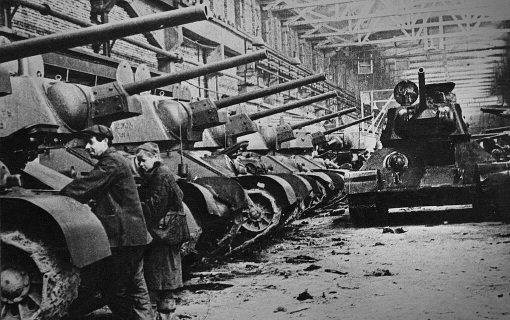 Танки Т-34 на Челябинском тракторном заводе