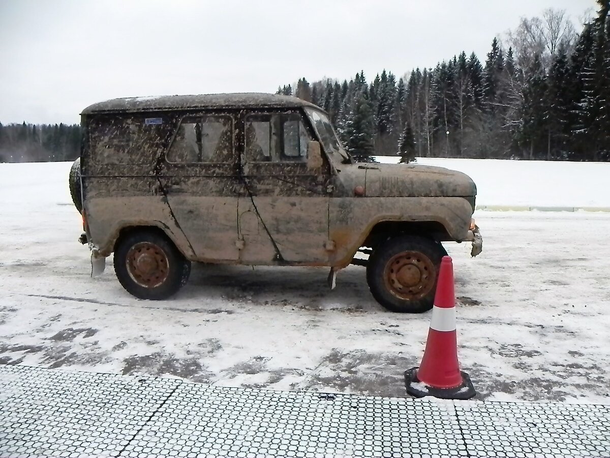 Такой симпатичный получился уазик.