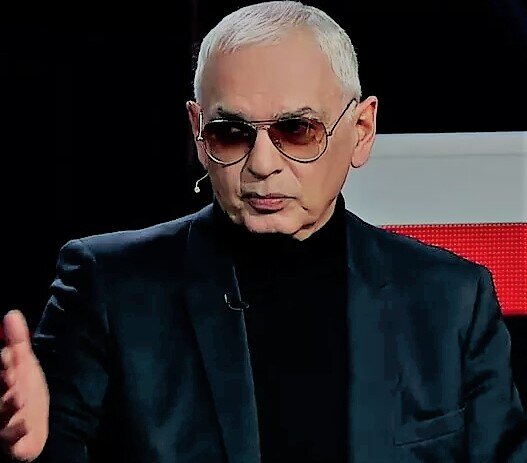 Карен Шахназаров.