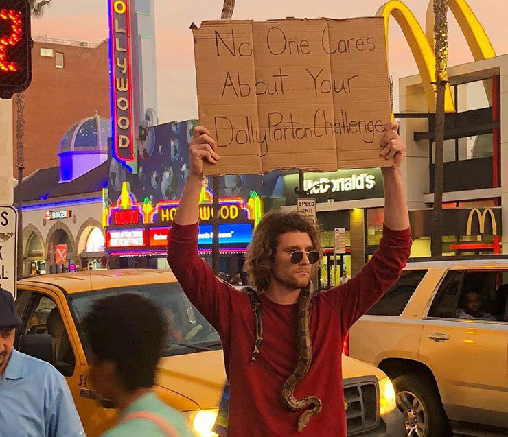 Всем пофигу до вашего Долли Партон Челленджа
