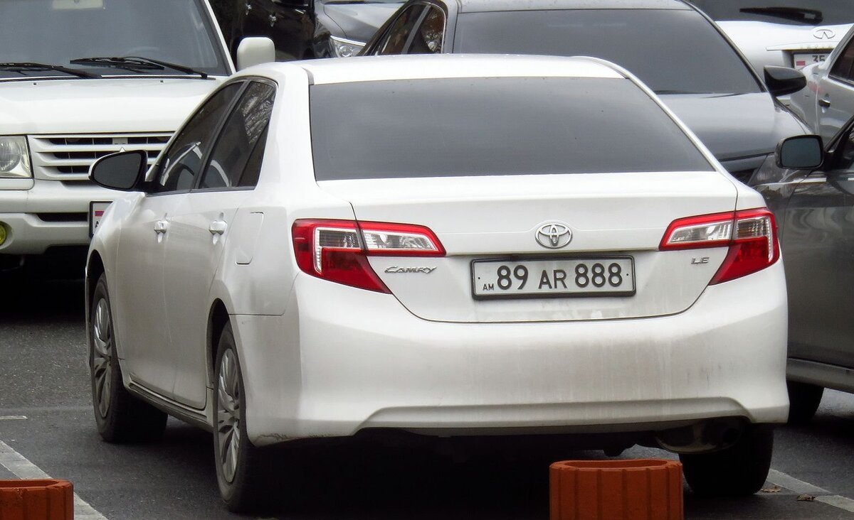 Toyota Camry армянский номера