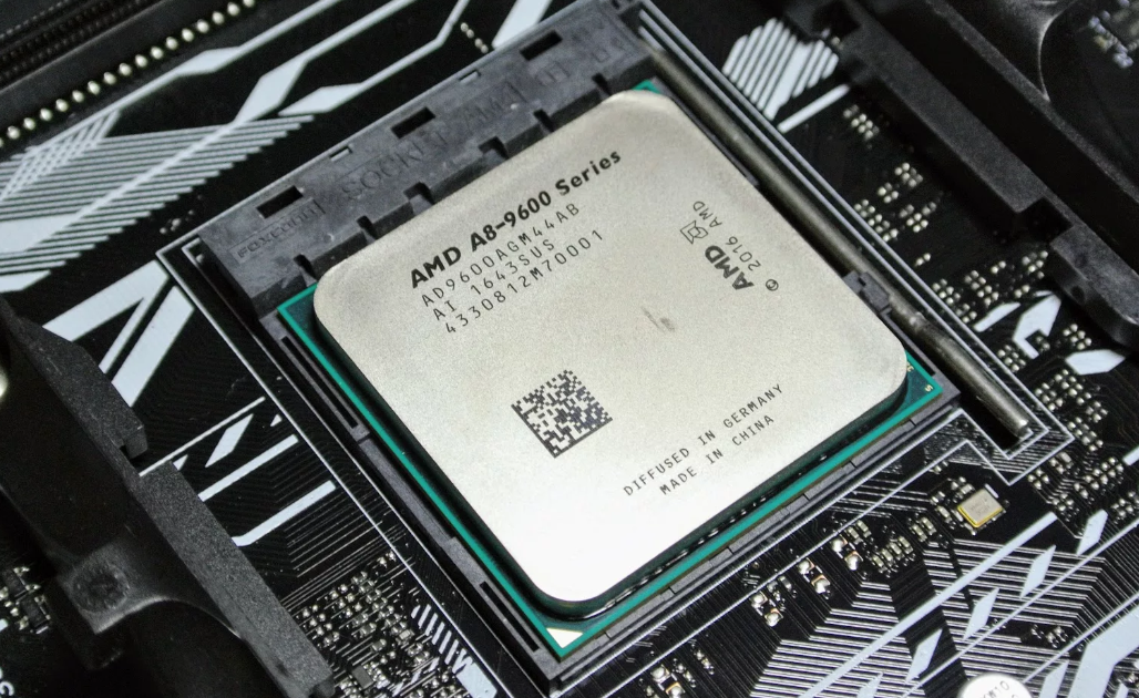 Хороший ли процессор. Процессор AMD a8-9600. Процессор a8 9600 am4 OEM. AMD a8-9600 OEM. Процессор AMD a8-9600 (3.1 ГГЦ).