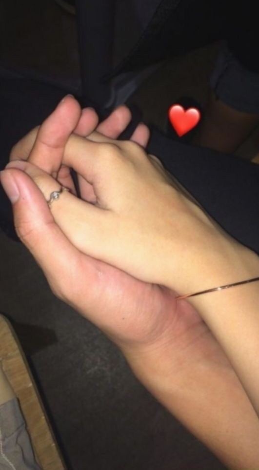 Почему так важно давать друг другу пространство?

Это действительно важно для вас обоих – иметь свое личное пространство, где можно немного отдохнуть друг от друга и тратить время на себя и свои увлечения. Вы оба почувствуете себя лучше: произойдет перезагрузка отношений, вы возобновите старые, утерянные связи с друзьями, снова обретете хобби. Этот шаг даст вам понять, насколько вы в действительности важны друг для друга. Вы начнете больше ценить время, проведенное вместе, и будете стремиться к тому, чтобы побыть наедине.