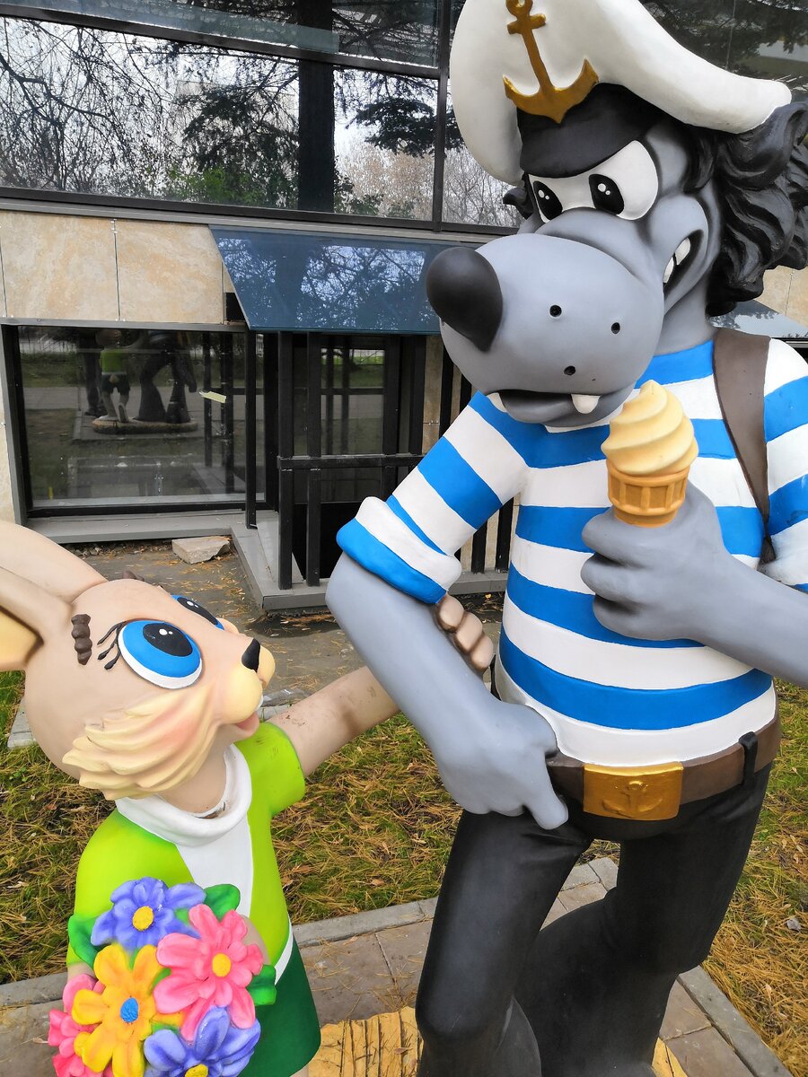 Узнаёте Волка и Зайца из "Ну погоди!"?