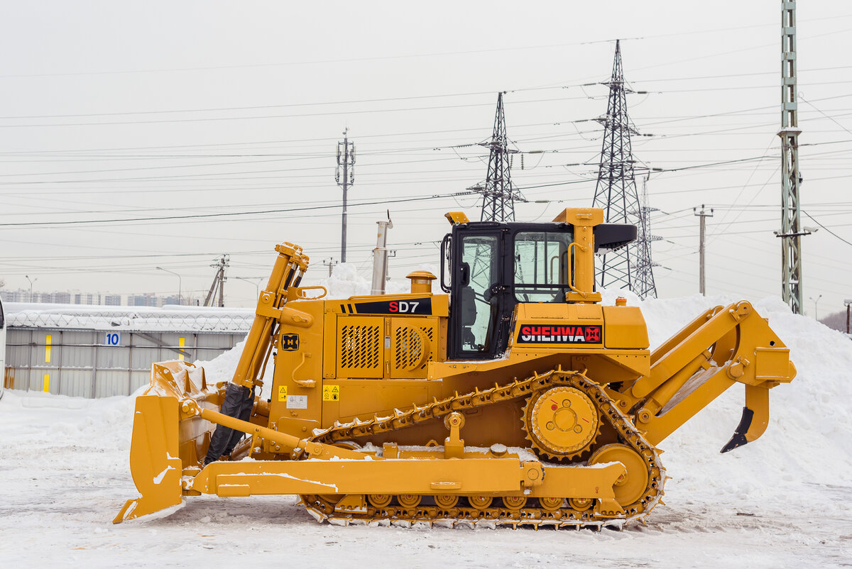 ROPS на SHEHWA SD7 способен защитить оператора при повороте даже несмотря на огромную массу бульдозера - 24 300 кг.