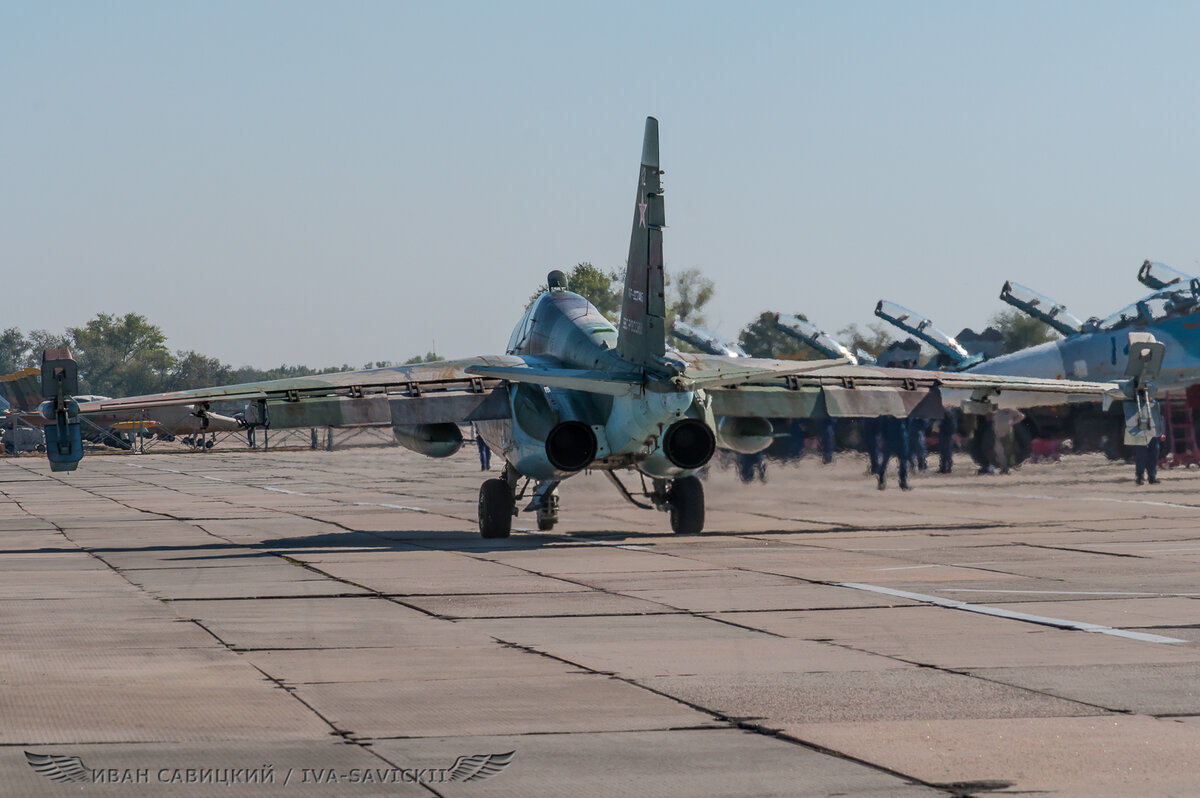 Краснодарском военном аэродроме. Станица Кущевская авиабаза. Военный аэродром Кущевская. Кущёвская станица военный городок. Аэродром станица Кущёвская Краснодарский край.