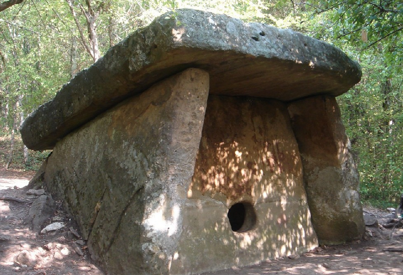 Дольмен