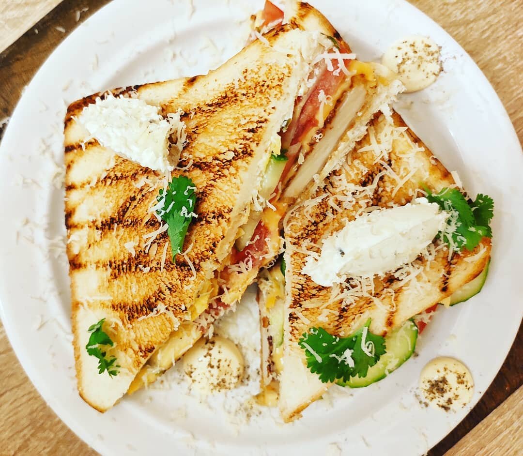 Этот сэндвич один из моих любимых блюд, на завтрак 🍳☕  Хлебушек хрустит, утро начинается! 