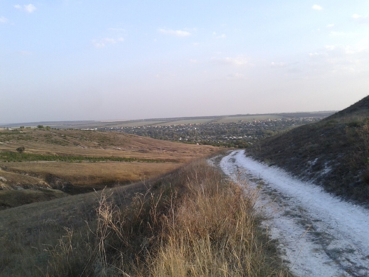 Меловые горы,  видна Беленькое, Краматорск