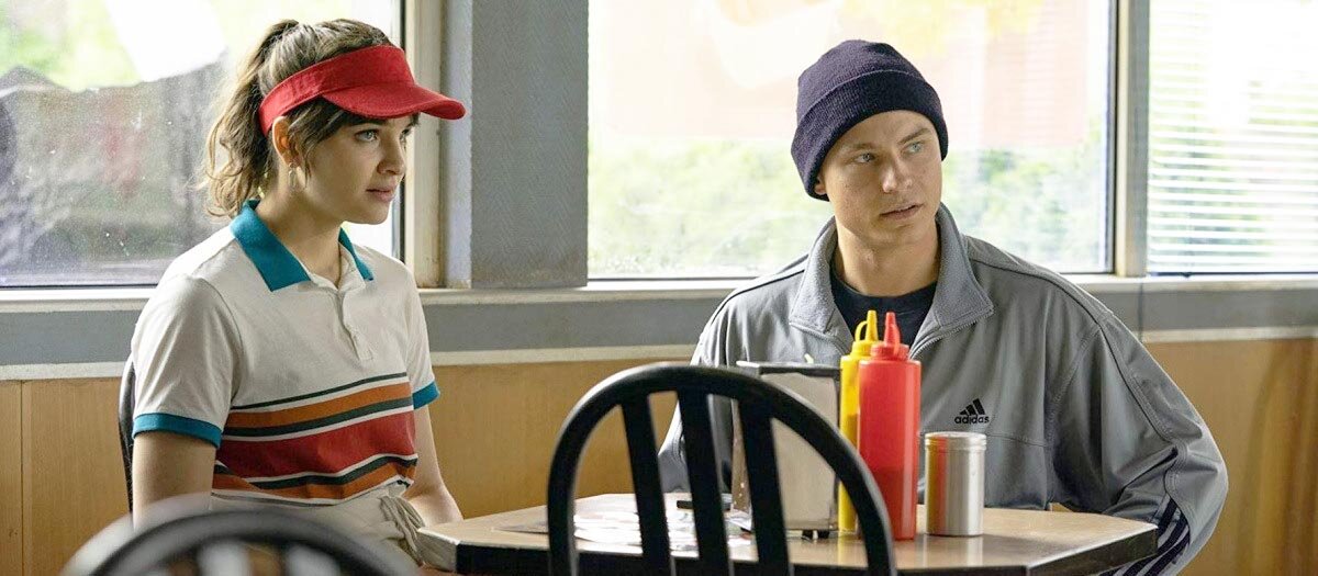 Актёры: Лиза Викари, Деннис Моен, Дарси Роуз Бернс, Лэнгстон Уйбель и др.