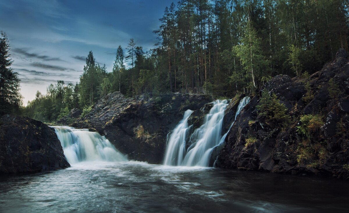 Водопад Кивач в Карелии летом