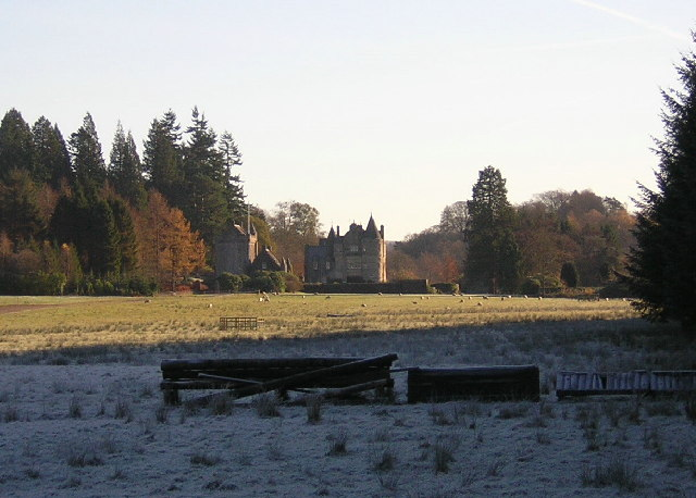 Замок, в котором Алиса провела детство - подарок короля Роберта III Стюарта своей дочери Марии