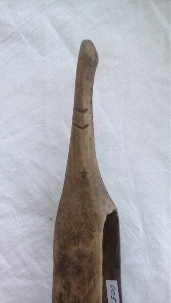 На фото челнок из д. Дятлево Алнашского района , с пусом мастера изготовившего его. Автор Степан Плотников