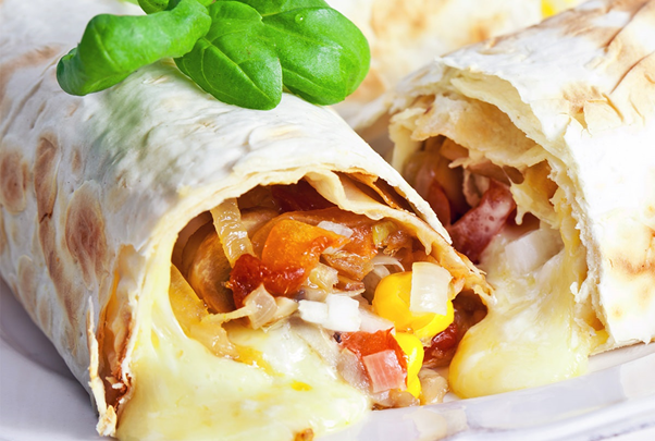 Лепешки-тортильи можно использовать для приготовления шаурмы, рулетиков, конвертиков, буррито, кесадильи и других блюд.