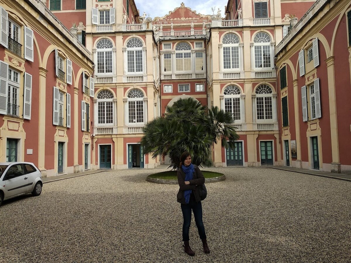 я прежняя в Генуе, куда я никогда больше не попаду