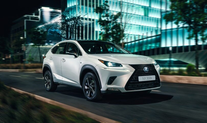 Lexus NX 300h Фото: en.wheelsage.org