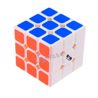 Куб из белого пластика