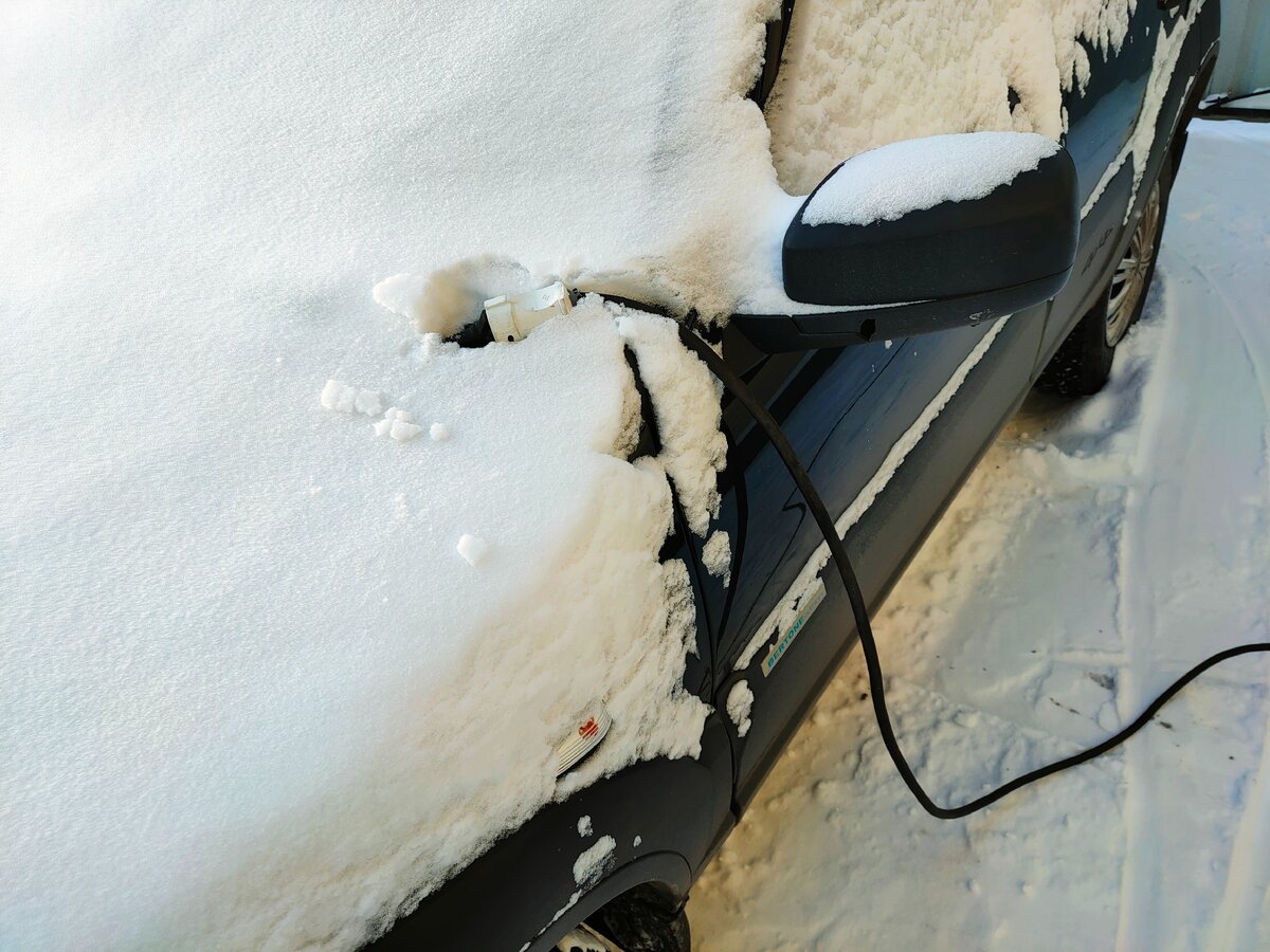 Подъключаем удлинитель к проводу предпускового подагревателя Chevrolet Niva.