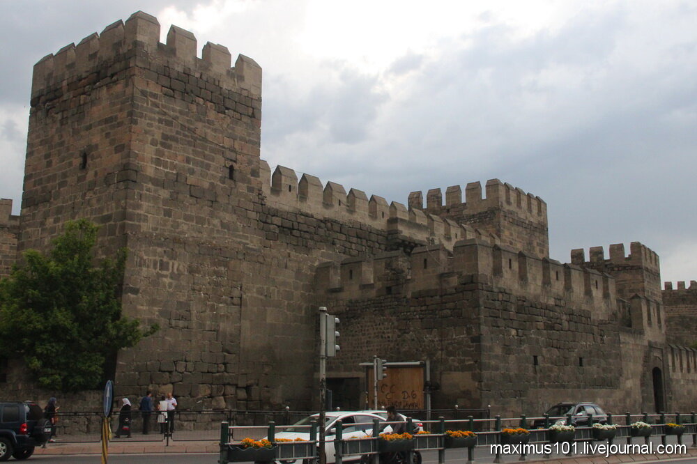 Ичкале - цитадель средневековой Кесарии.