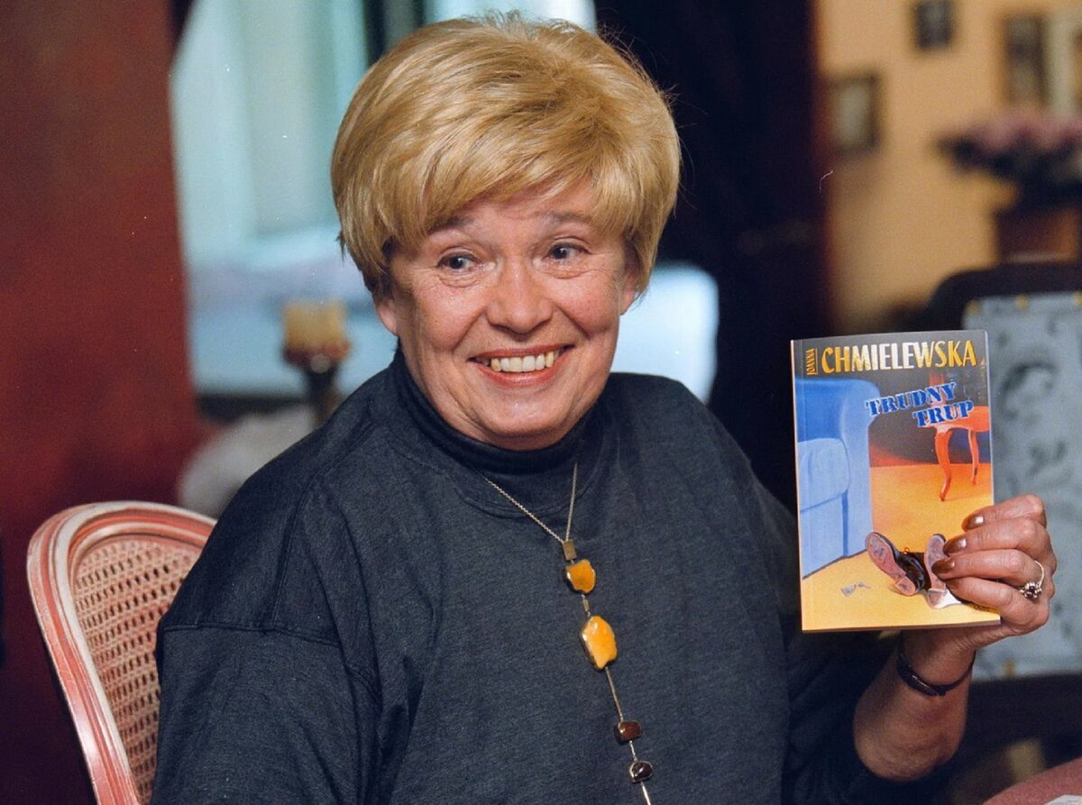 Источник: http://cofete.ru/images/ioanna-hmelevskay-predstavlaet-novuy-knigu.jpg