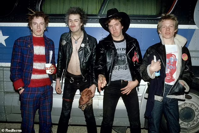 Sex Pistols: Два на два: Роттен и Вишес, Джонс и Кук