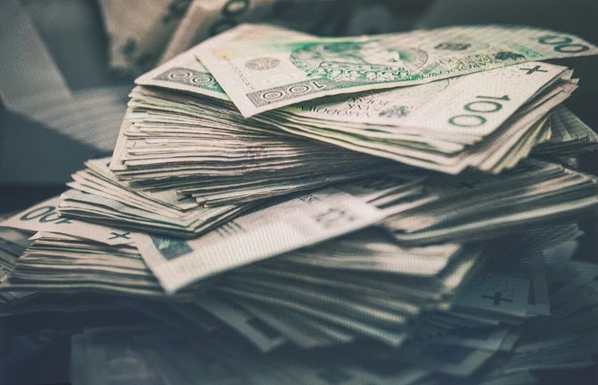 ААААА деньги