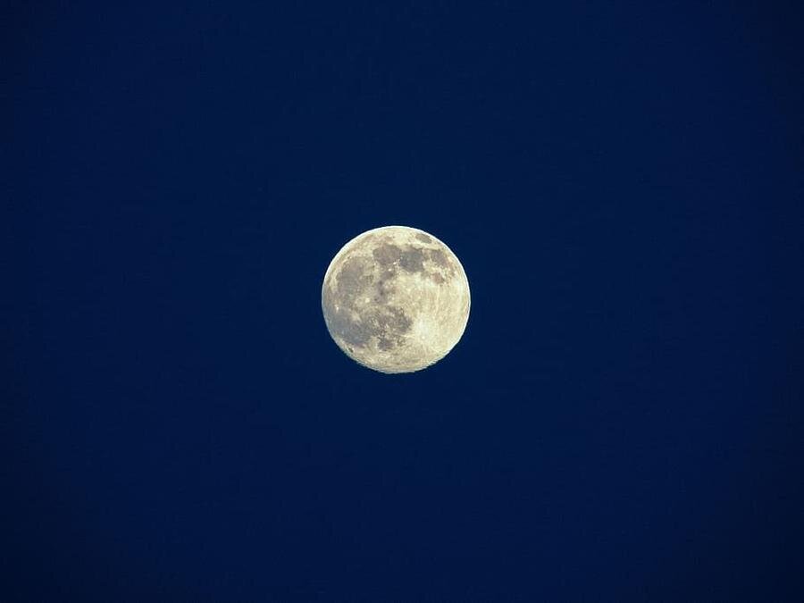 Луна. Полная Луна. Луна круглая. Луна квадратная картинка.