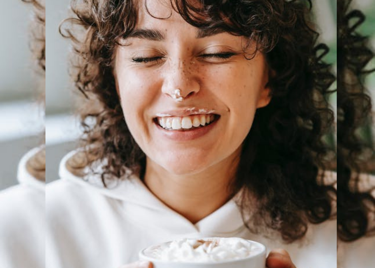 Утренний кофе - уже повод для радости... Наслаждайтесь каждым моментом. 