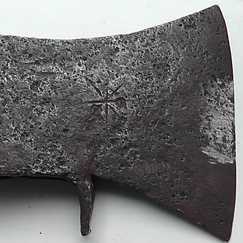 Черная ржавчина – встречается на старинных предметах