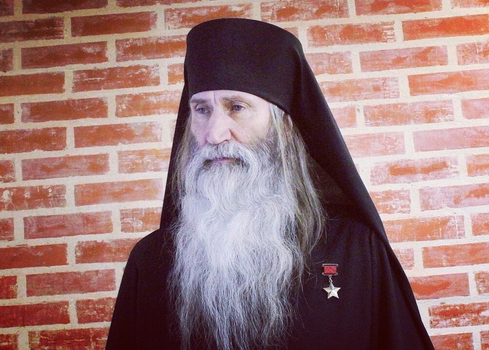 Киприан (Валерий Анатольевич Бурков) — инок, советский авиационный военный штурман, полковник, Герой Советского Союза (1991 г.), советник Президента РФ (1991-1993 гг.), в Афганистане лишился обеих ног.