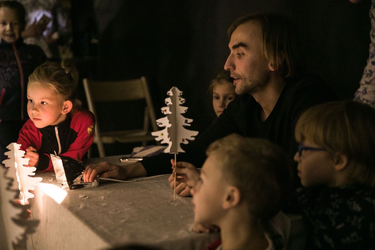 фото со спектакля «История Ёлочки»