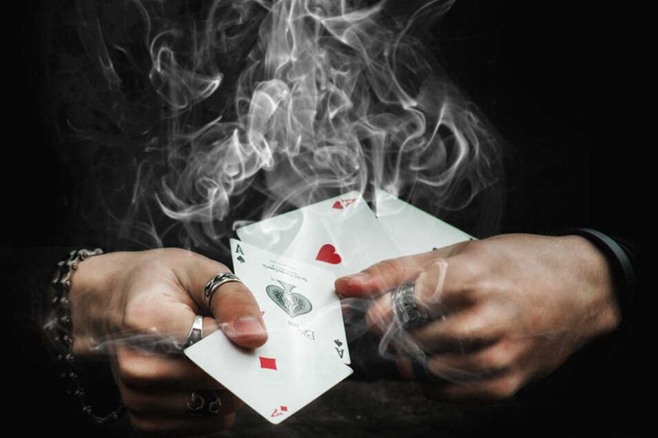 Следите за руками ... 