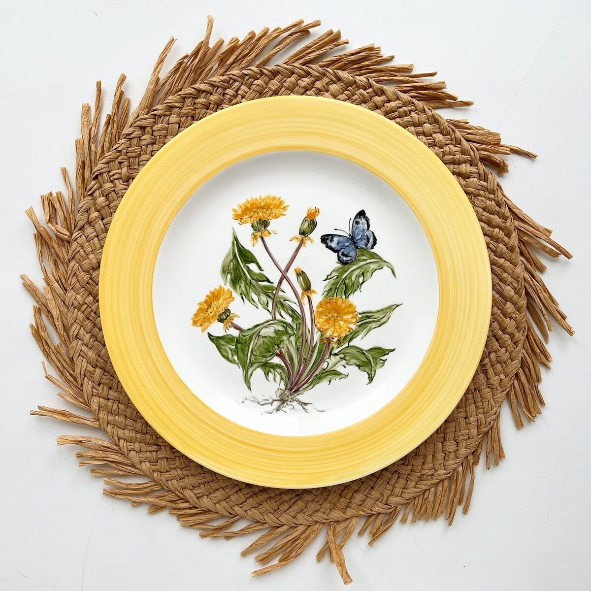 Одуванчик в росписи тарелок. Художник Флера Даминова, @artflera 