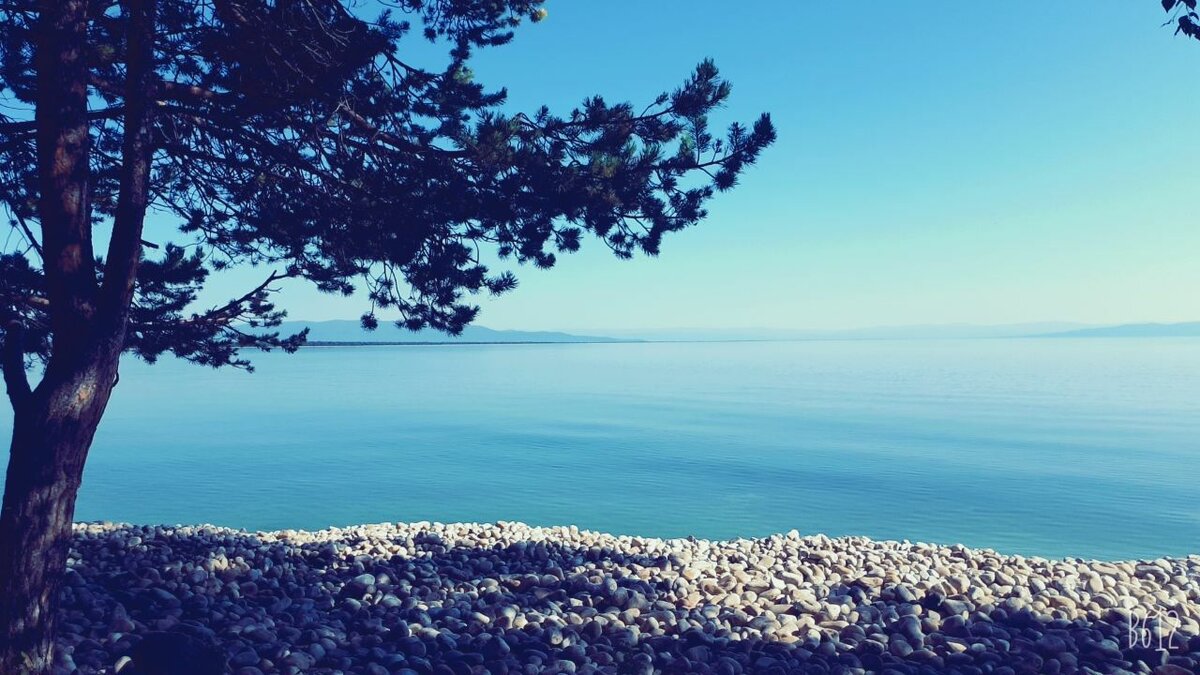 Байкал считается самым глубоким озером в мире. Его глубина составляет 1642 м.