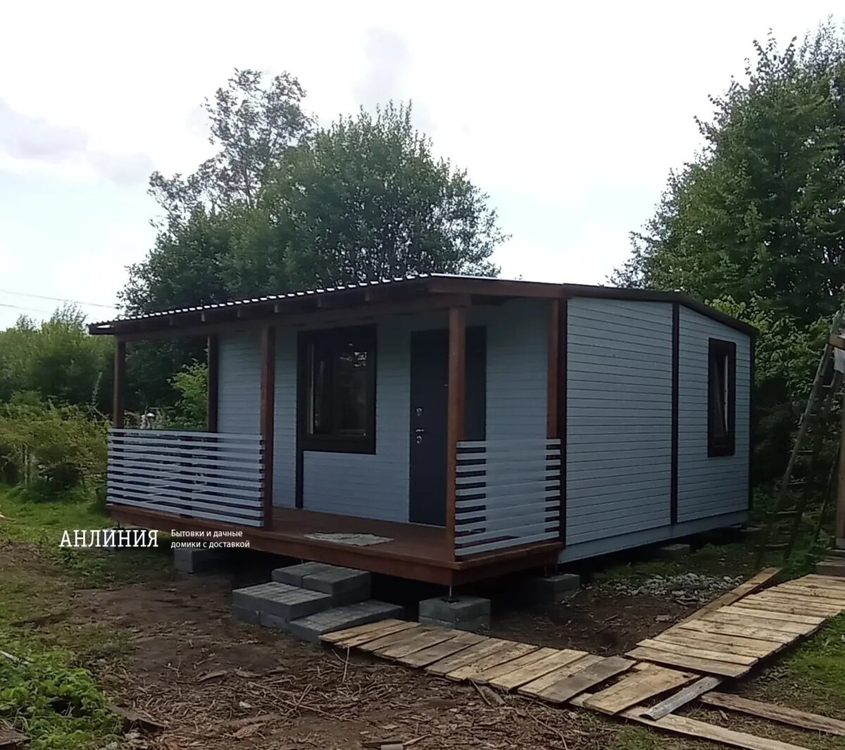 Дачная бытовка с террасой