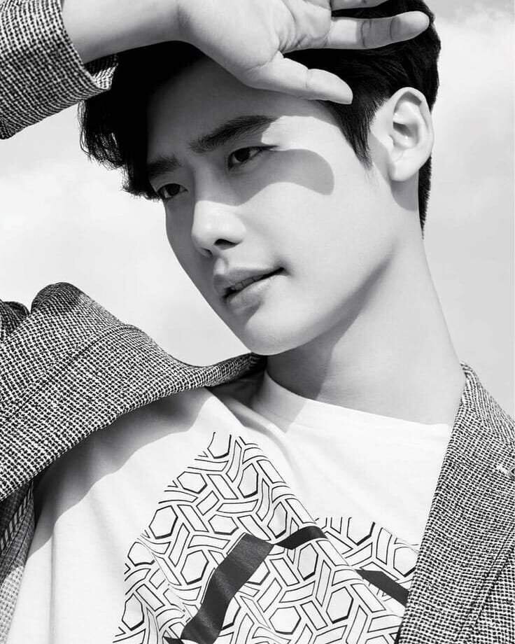 Южнокорейский актёр и модель Ли Чон Сок (род. 1989 г.)