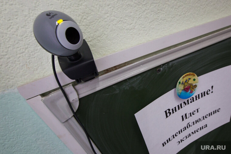 Установив камеру наблюдения, человек рискует сам оказаться под присмотром Фото: Александр Мамаев © 