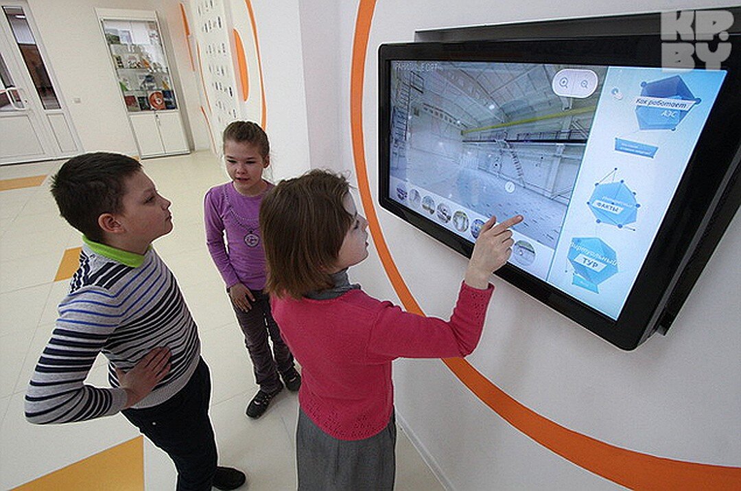Виртуальная экскурсия по школе. Интерактивный экран для детей. Интерактивные экраны для дошкольников. Интерактивная панель для детского сада. Интерактивная экскурсия для дошкольников.