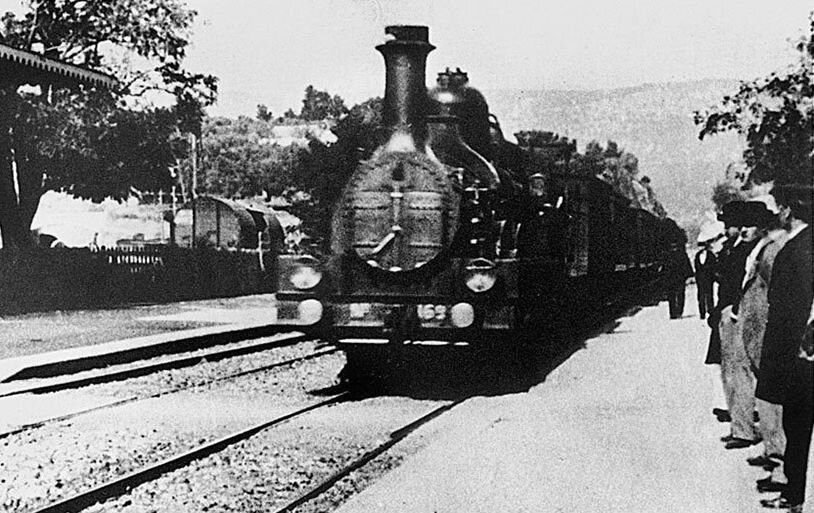 Кадр из к/ф "Прибытие поезда на вокзал Ла-Сьота"