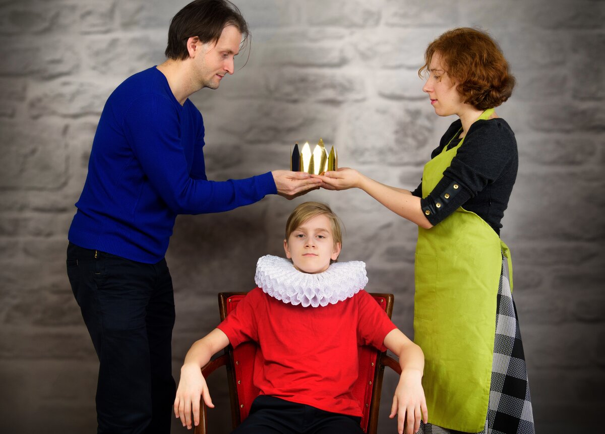 Не кроется ли первопричина избалованности ребёнка в поведении его же родителей?