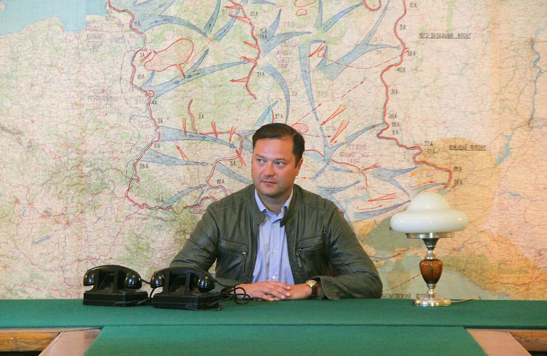 За столом Сталина