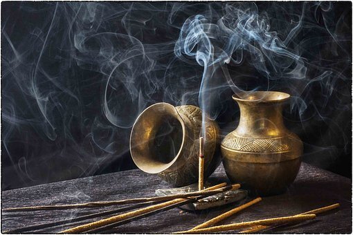 https://cdn.pixabay.com/photo/2017/01/07/19/42/incense-1961430__340.jpg
