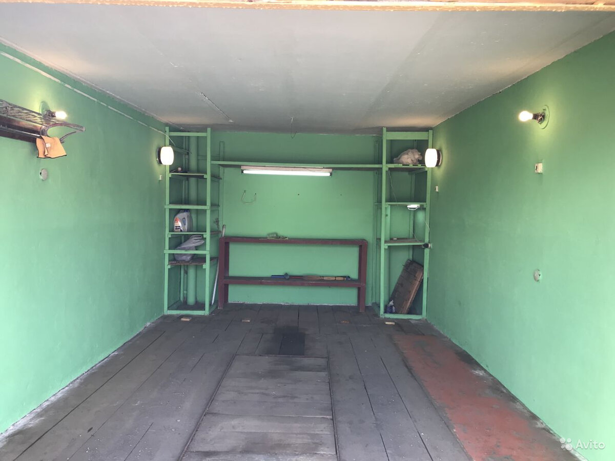 Вот такой гараж продают на Авито за 575 000 рублей. Фото оттуда же. 