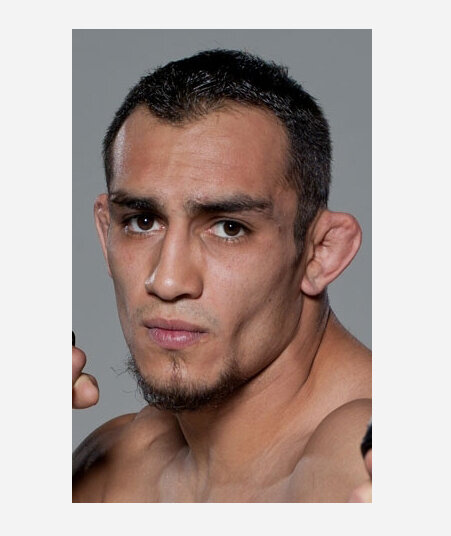 В последний раз Тони Фергюсон проигрывал в далеком 2012 году. Он дрался практически со всеми топ-бойцами легкого веса (кроме Макгрегора, но ирландец - это особый случай), поэтому как никто другой заслужил права биться за титул. 
    