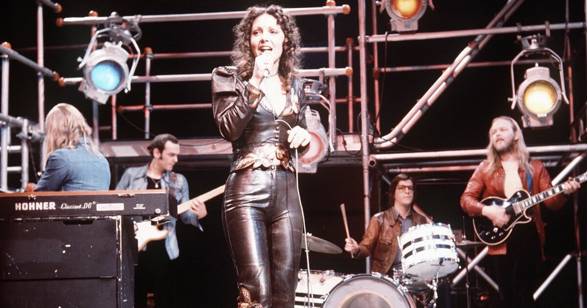 Earth and fire. фото с     shownieuws.nl    