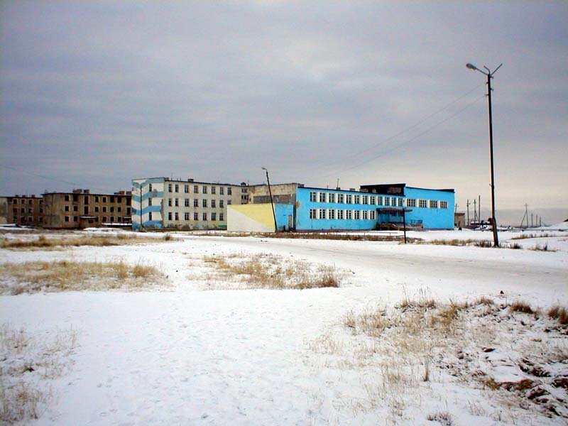 Угольные копи. Угольные копи военный городок. Поселок угольные копи школа. Угольные копи Чукотка школа. Угольные копи Чукотка храм.