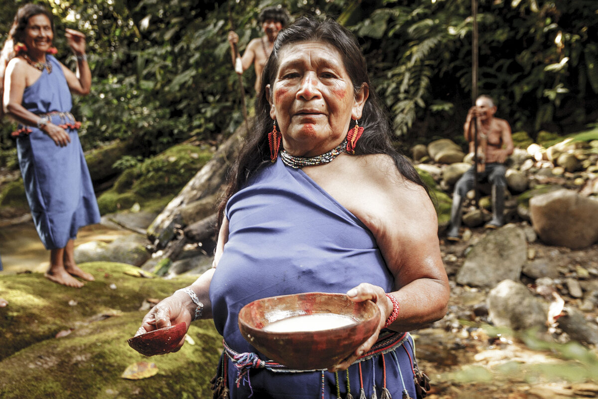 Индейцы джунглей. Чича Эквадор. Племя хуаорани в Эквадоре. Индейцы в джунглях.